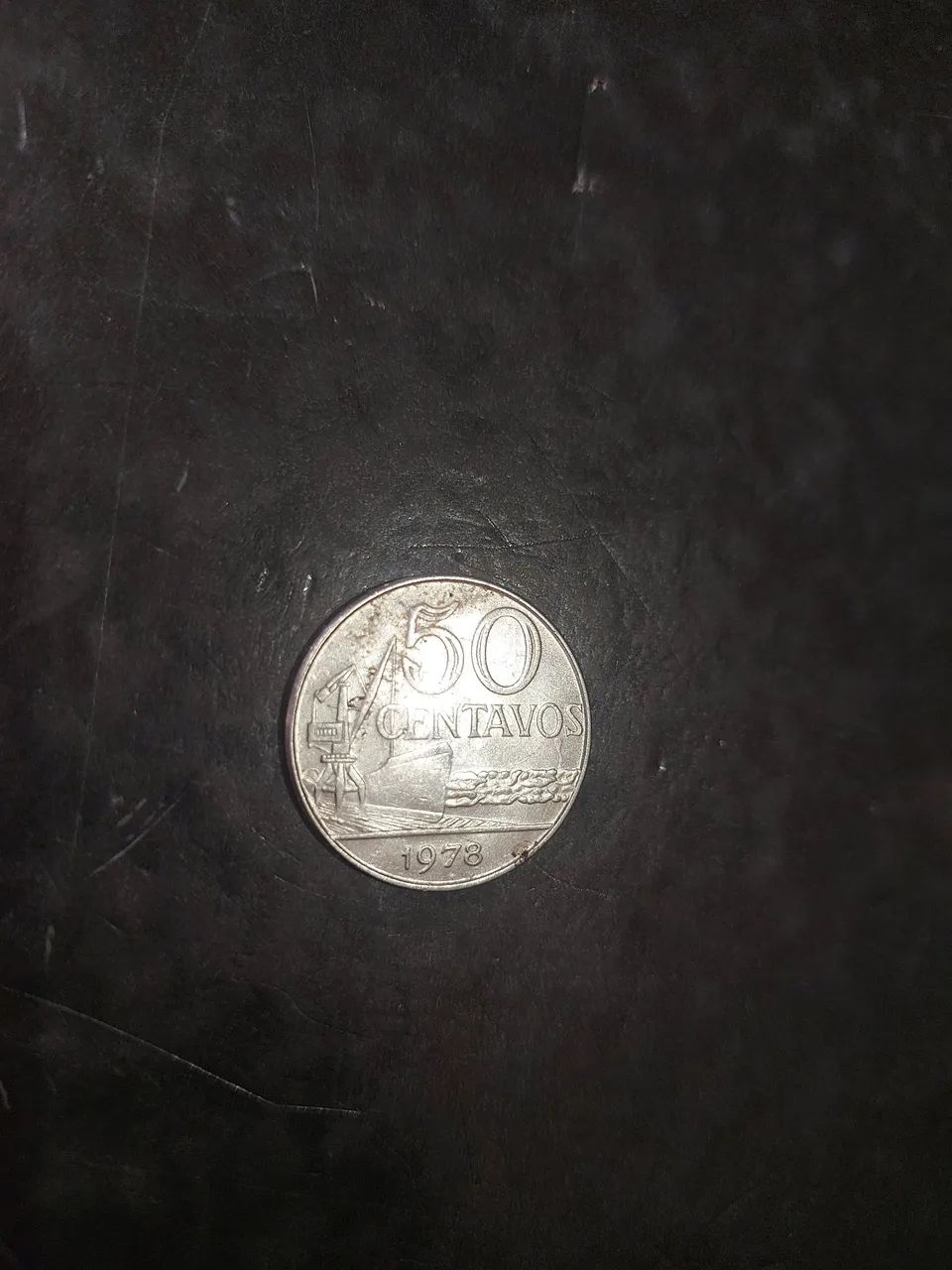 Moedas antigas de 10 e 50 centavos de 1975. - Foto 5