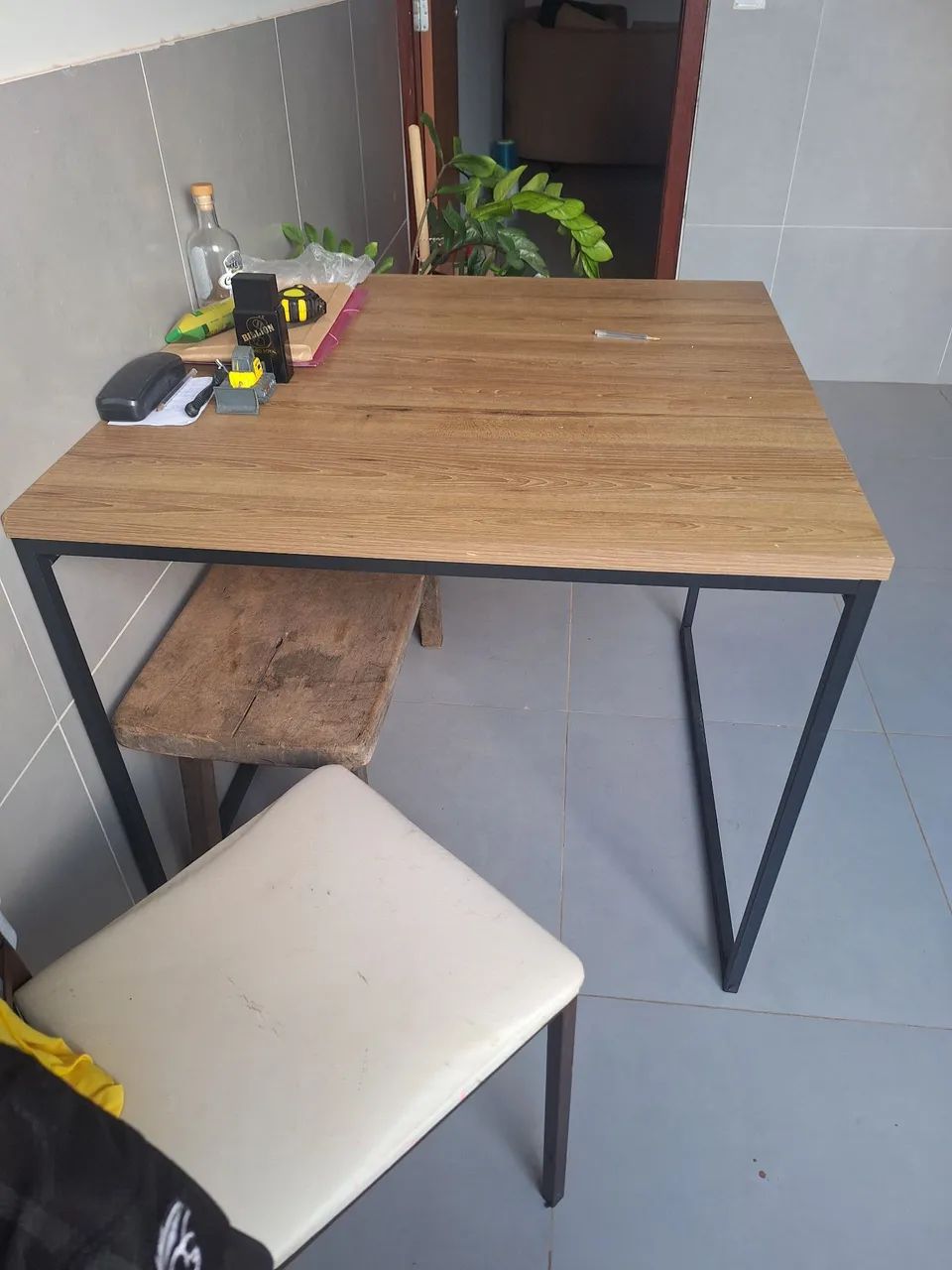 Mesa quadrada medidas. 90 cm por 90 cm - Foto 2