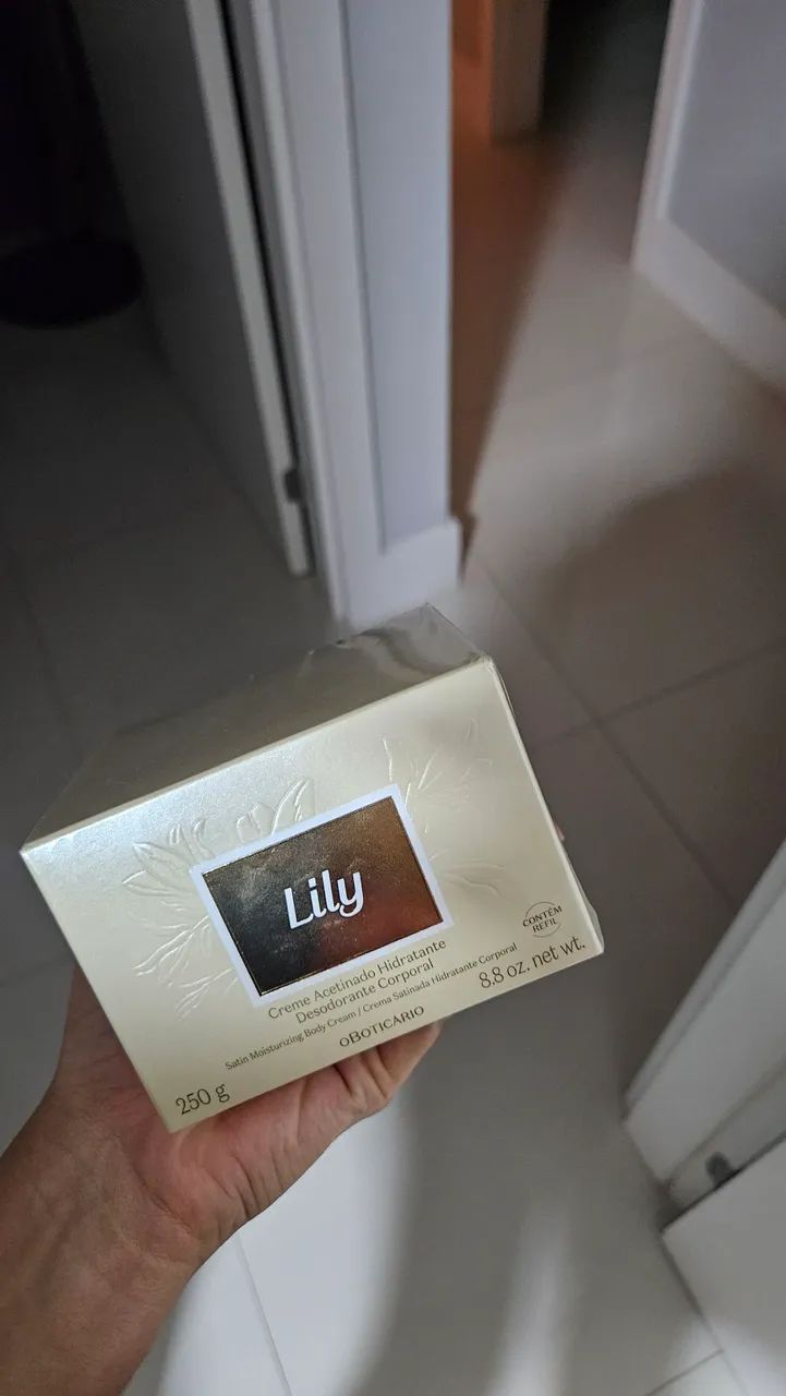 Creme acetinado Lily (lacrado) - Foto 2