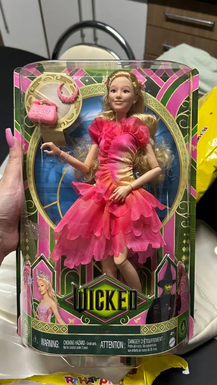 Boneca glinda descrição 