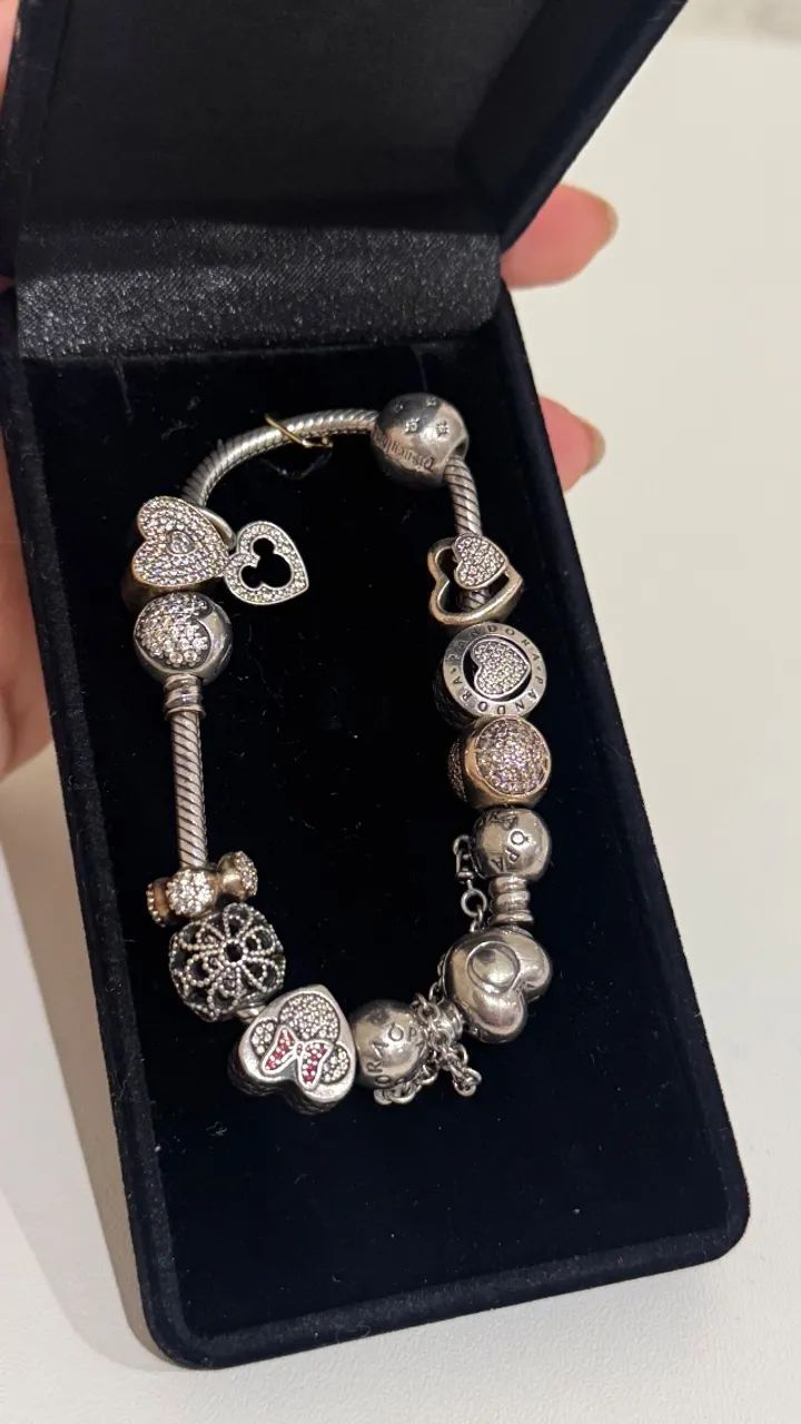 Pulseira Pandora com 11 berloques original  - Foto 2