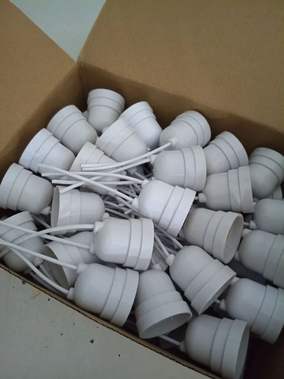 Bocal de lâmpadas branco  - Foto 4