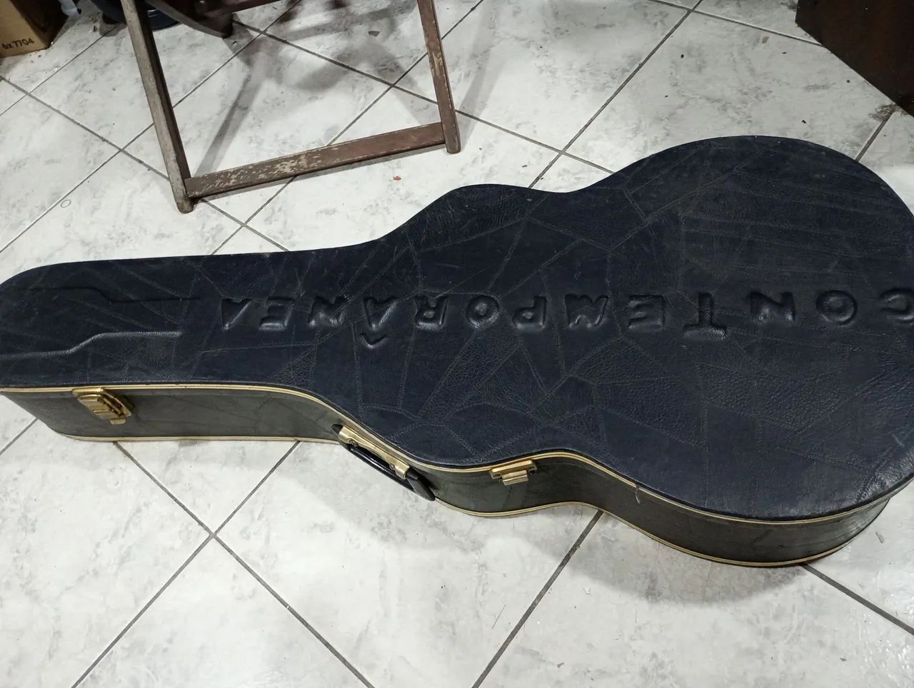 Case rígido de violão (usado)