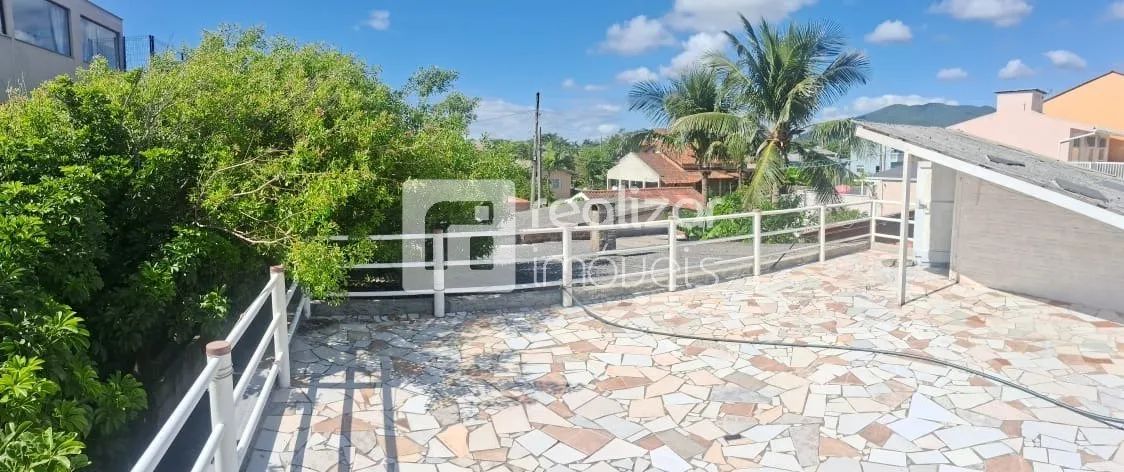 Terreno com 3 apartamentos kitnet Frente Mar - Foto 5