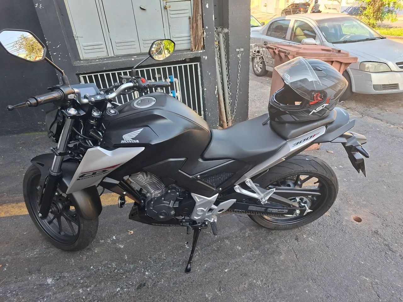 Moto top