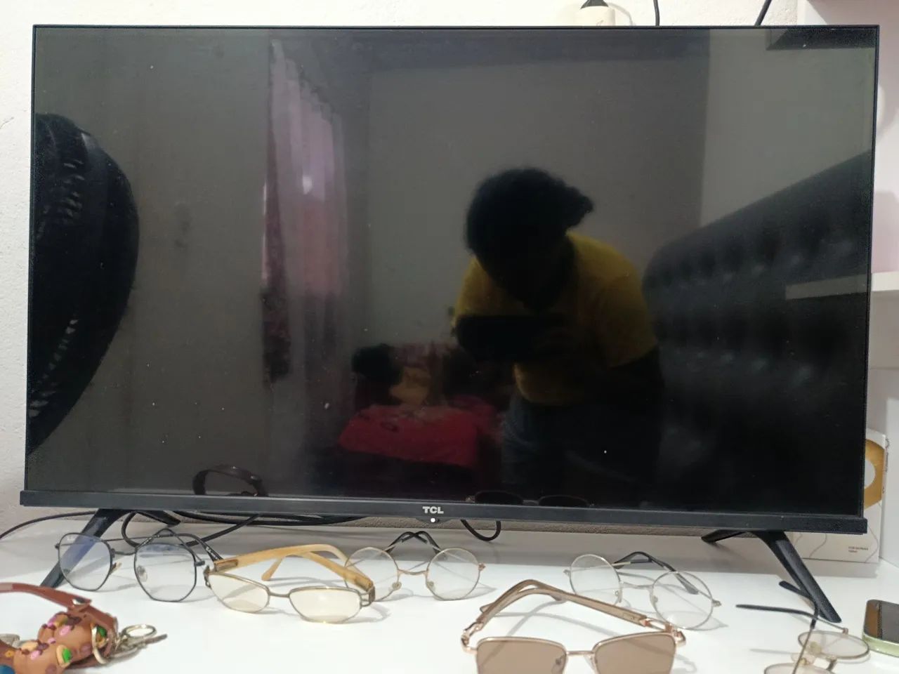 Smart TV TCL 40 Polegadas - Som Perfeito, Tela Escura (LED Queimado) - Foto 4