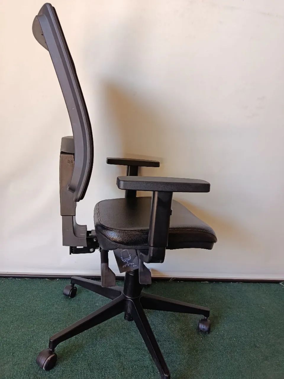Cadeira ergonômica plaxmetal  - Foto 2