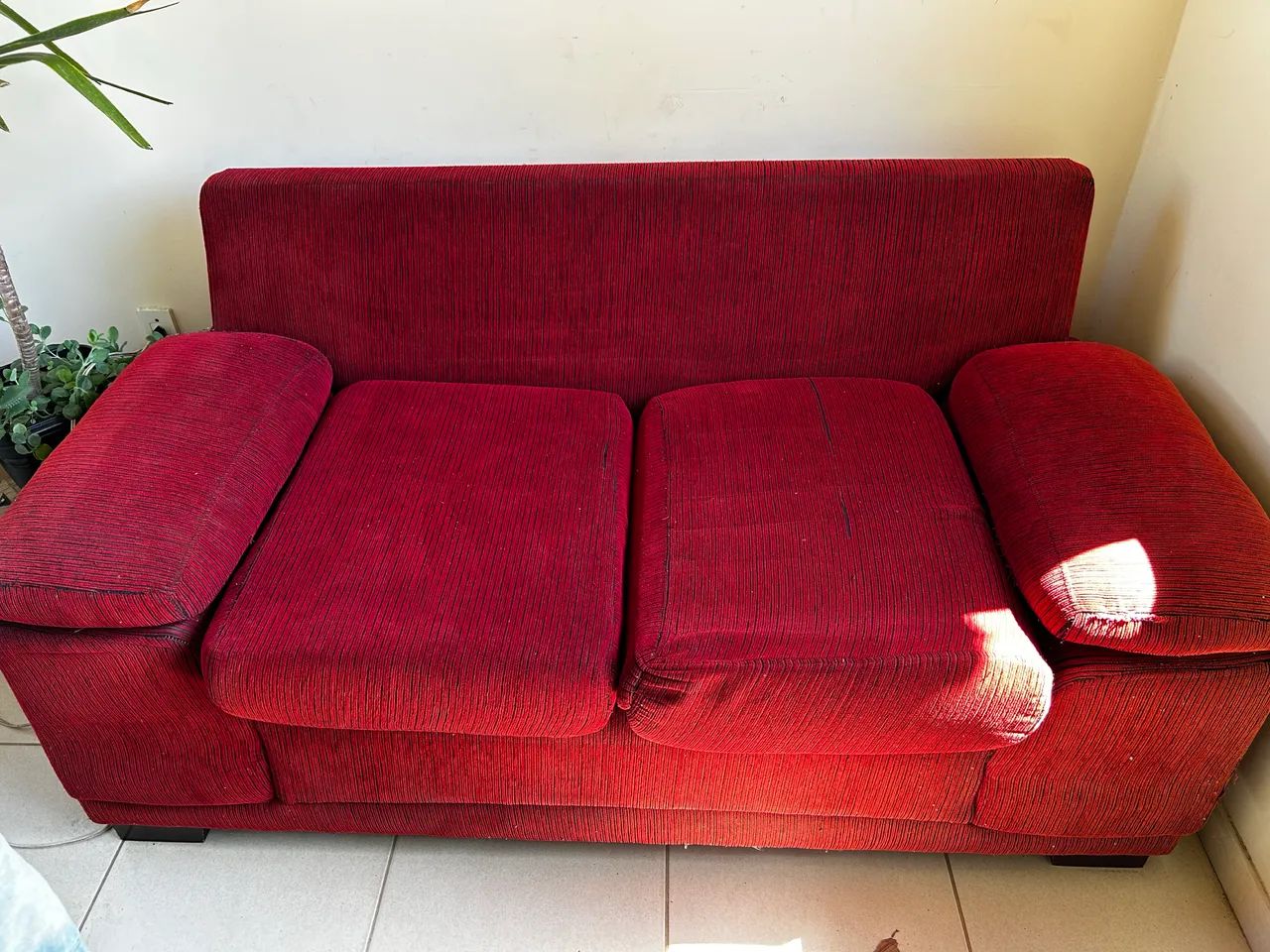 Sofá Confortável - Ótimo Custo Benefício  - Foto 2