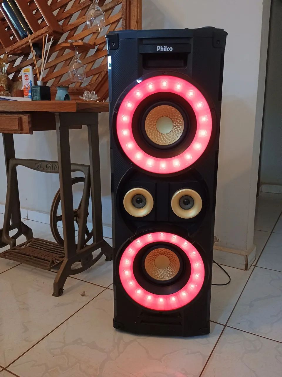 Caixa som torre Bluetooth Philips 