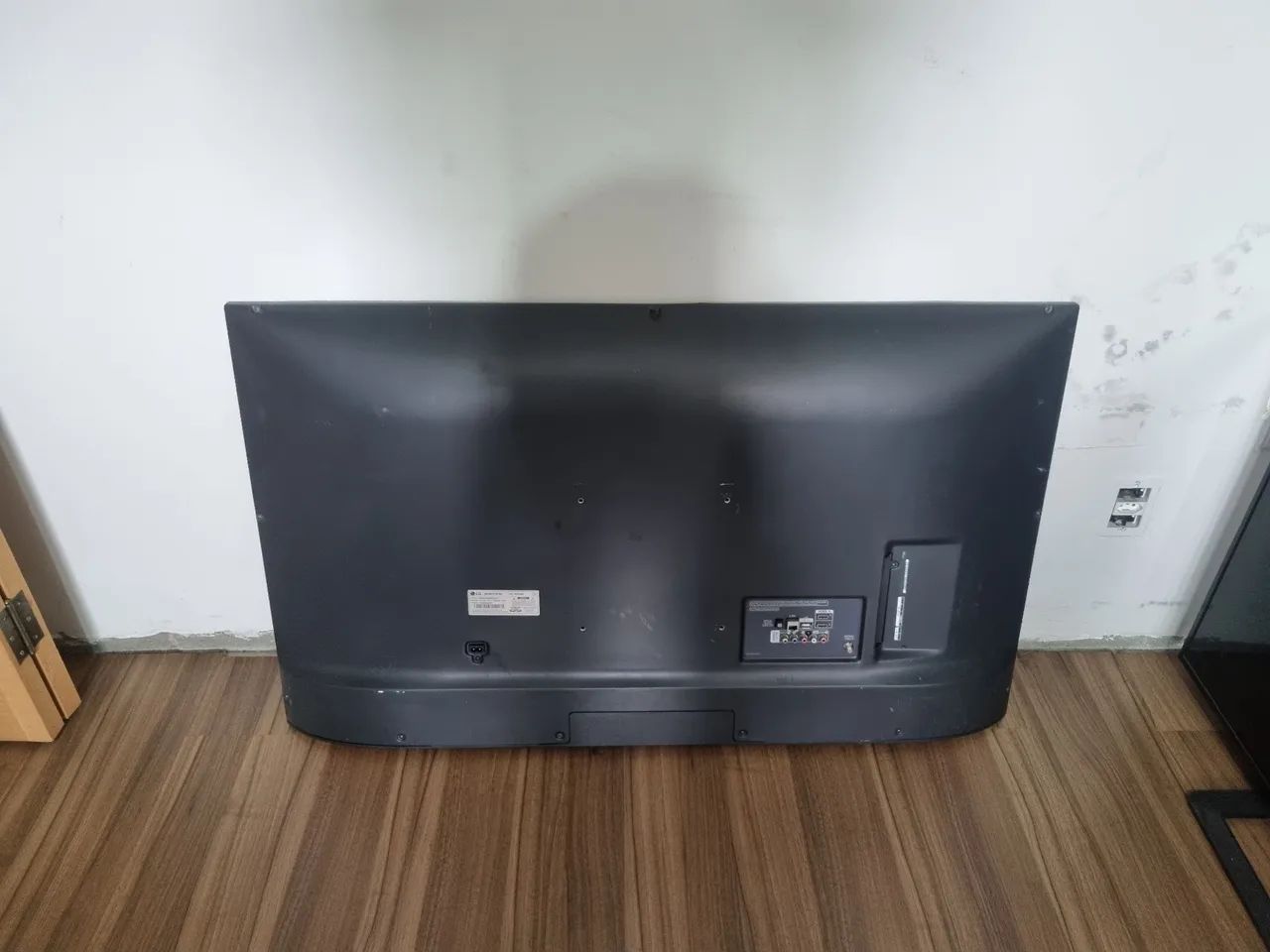 Smart TV LG 50UM7510PSB (Tela quebrada) - Foto 2