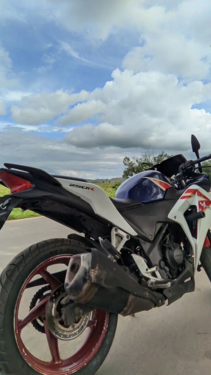 CBR 250r - Foto 3