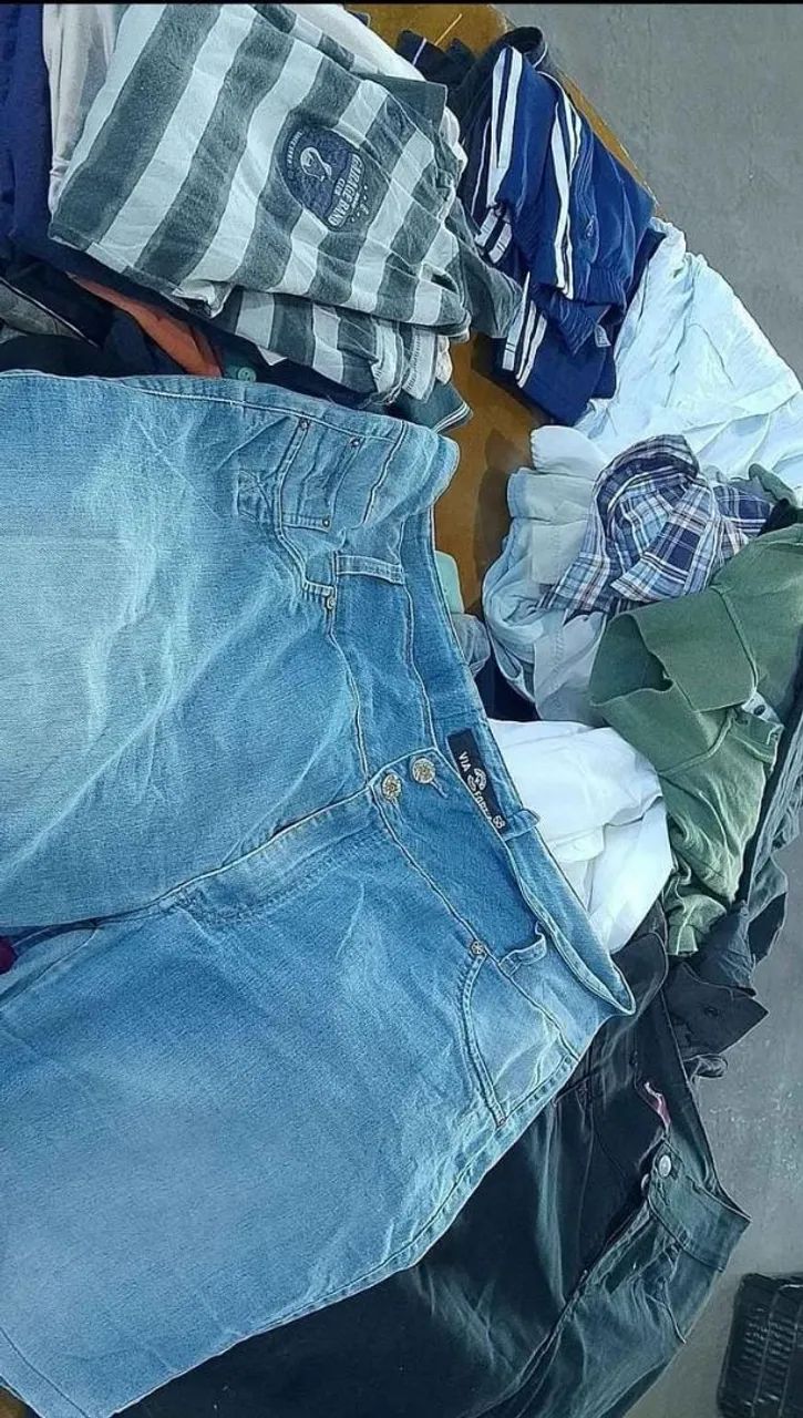 50 pç Roupas em estado de novas lote - Foto 2