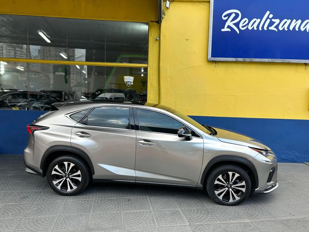 Lexus NX-200t F-sport 2.0 16V 238cv Aut., foto 6 de 13