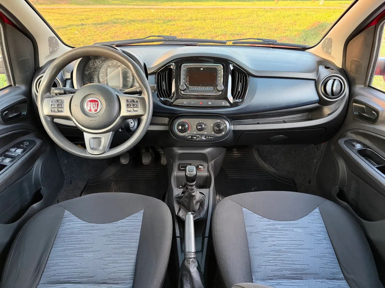 Fiat Uno Attractive 1.0 Flex 6V 5P 2017 - Foto 4