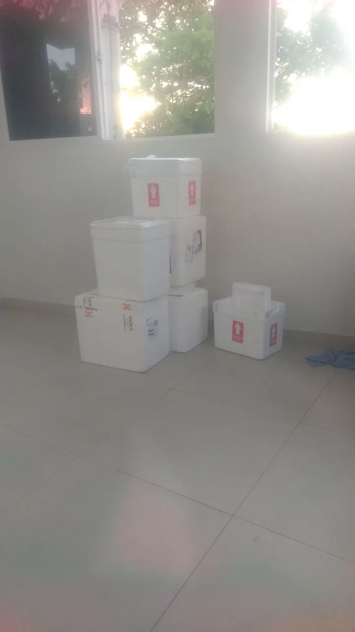 Vendo caixas de isopor 5 por 80