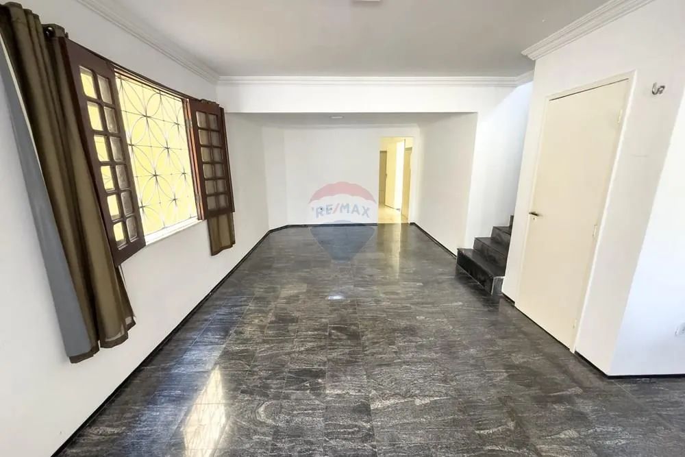 Excelente casa duplex solta no Parque Manibura - Foto 4