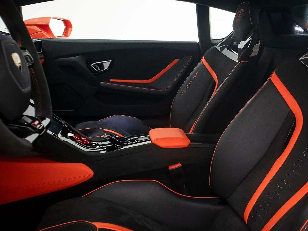 Lamborghini Huracan Tecnica Coupe LP 640-2, foto 6 de 10