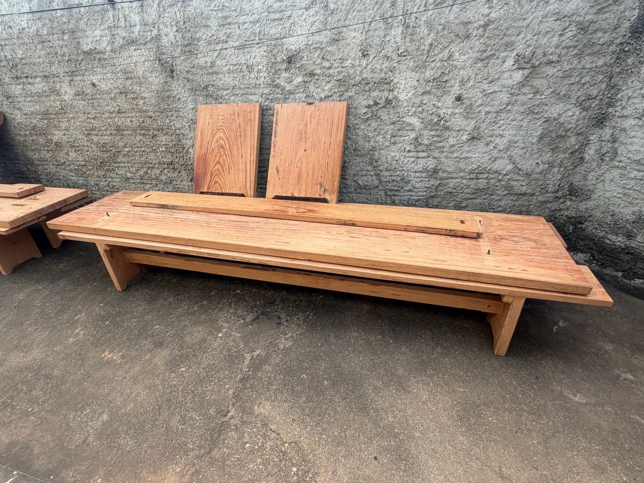 MESA RÚSTICA DE ALTÍSSIMA QUALIDADE DE ANGELIM PEDRA