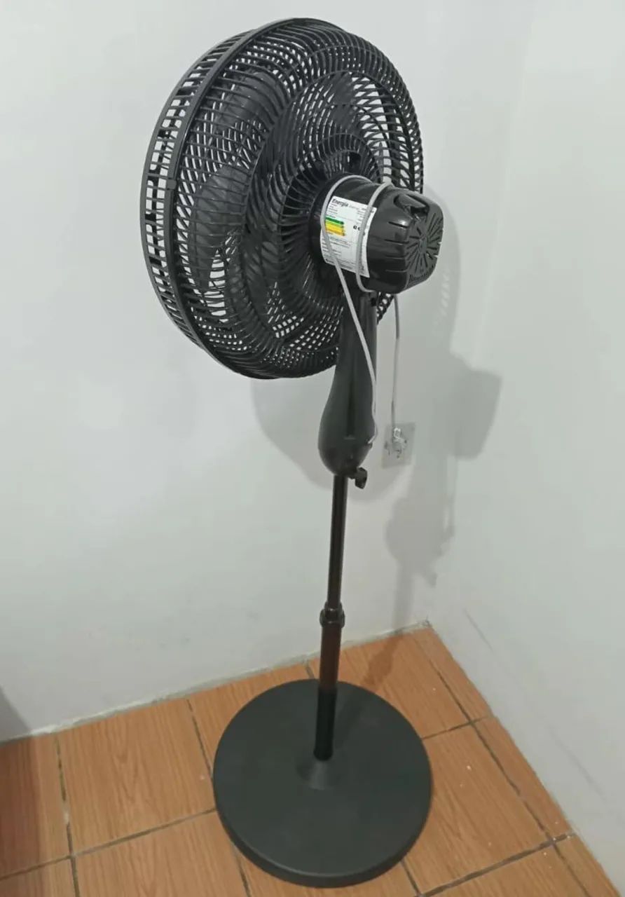 Ventilador Britânia 40 cm de mesa Turbo - Foto 2