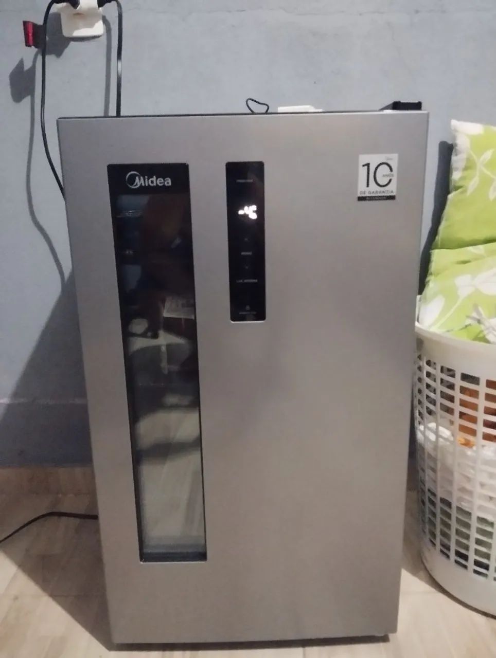 Vende-se frigobar 