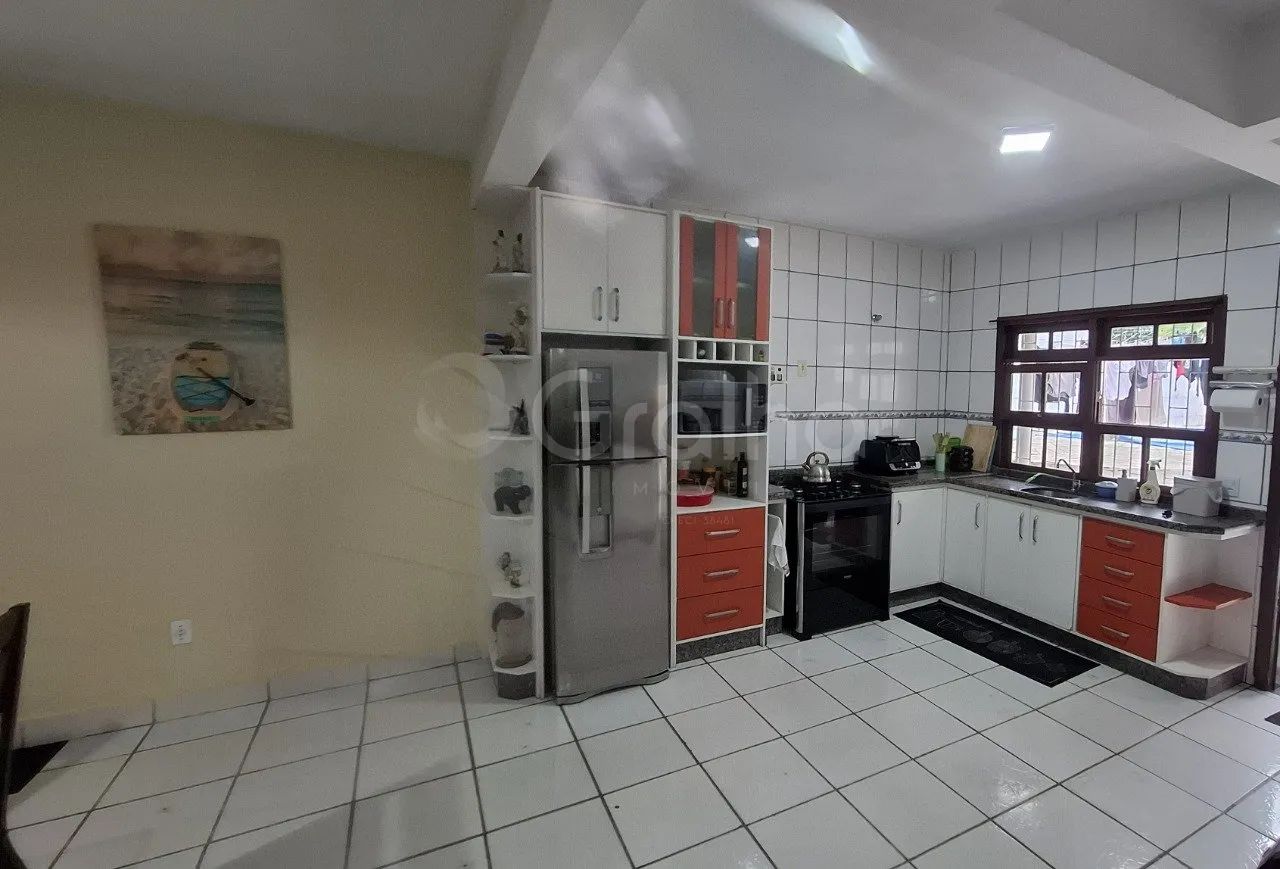 Casa de 320m² com 4 Dormitórios sendo 2 suítes na Tapera - Foto 2