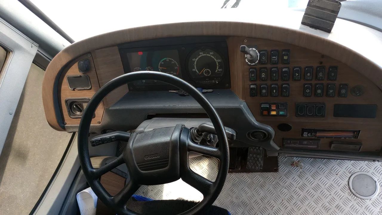 Vendo ou troco onibus rodoviário 2007  Scania 420  - Foto 4