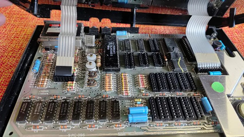 Console Sinclair ZX SPECTRUM 16Kb, Original ( UK ) - ( Tipo Tk90x