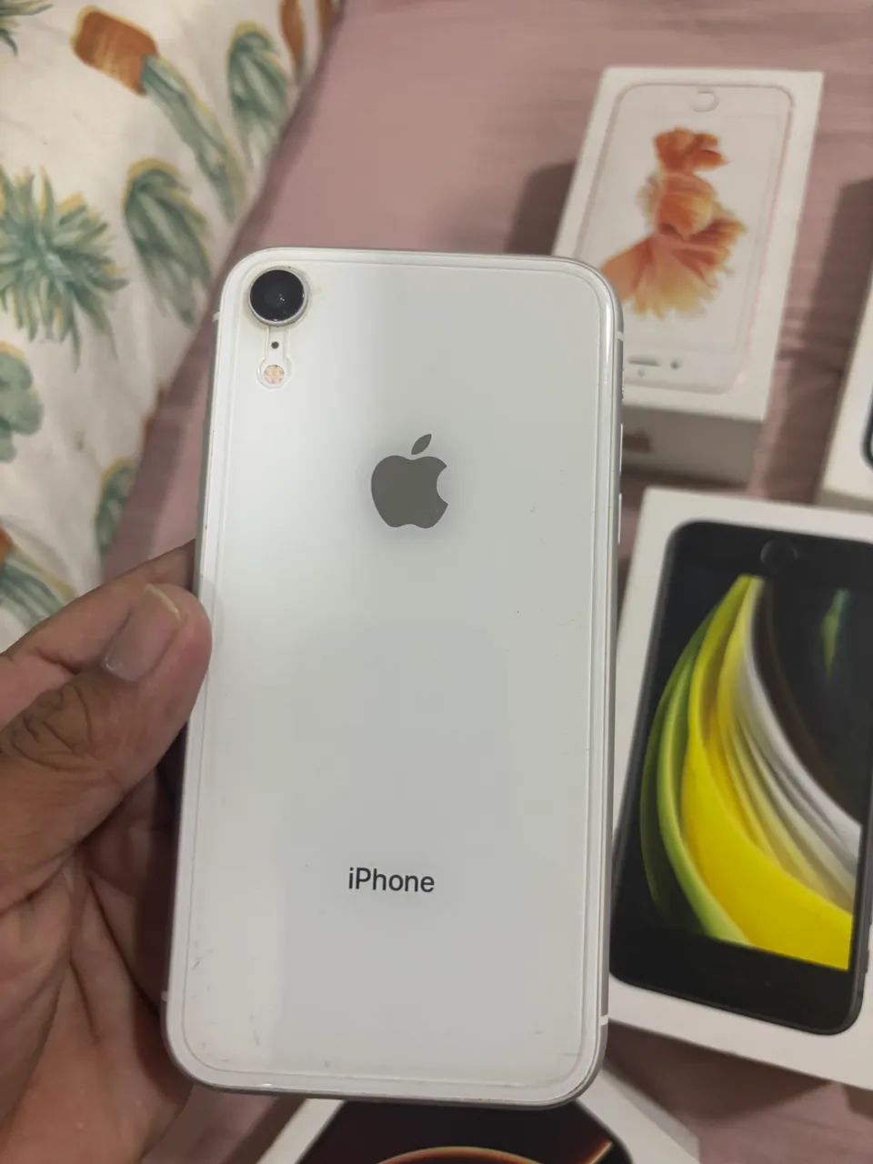 iPhone XR + 5 caixas de iPhone vazias  - Foto 2