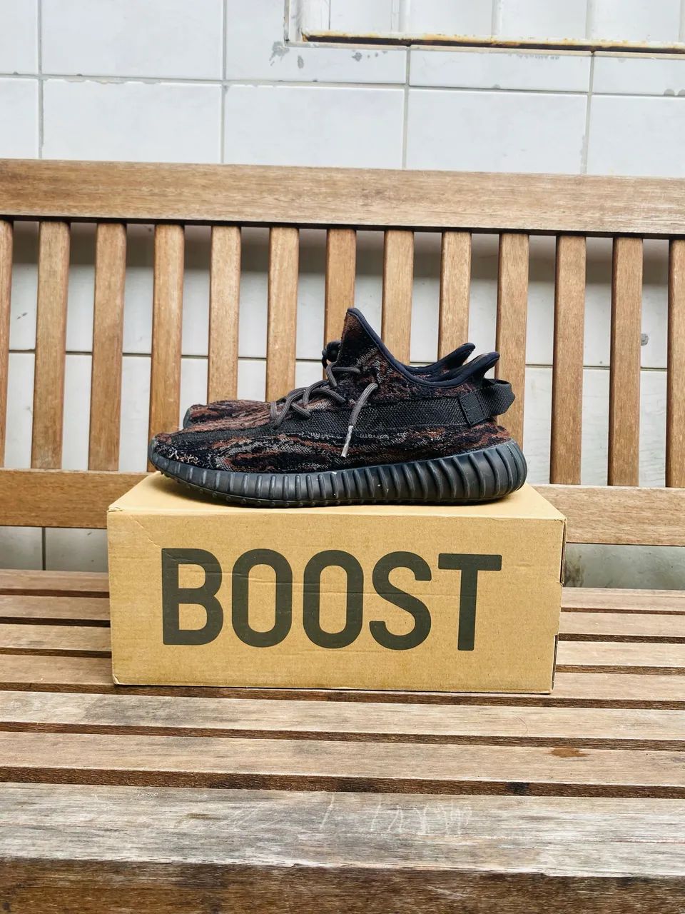 Yeezy 350 V2 TAM 43 