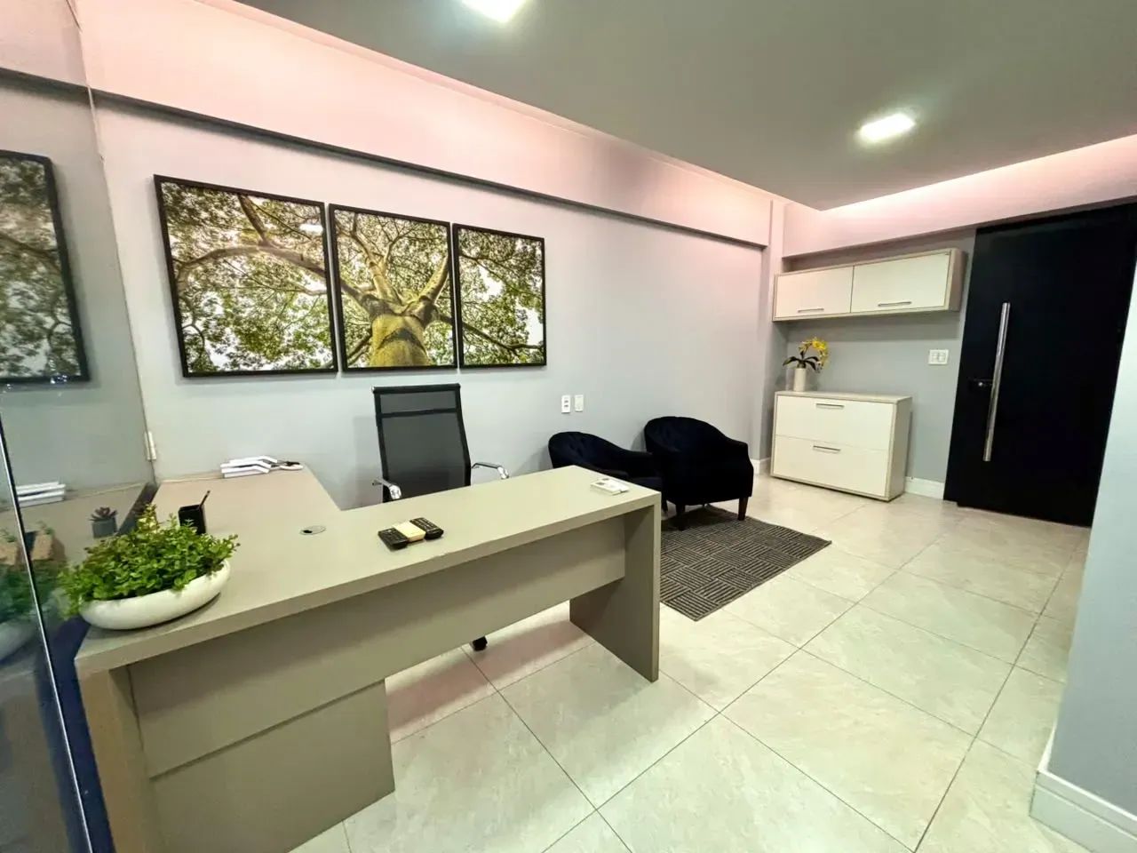 Sala Comercial no Infinity Corporate MOBILIADA por apenas R$ 5 mil!!