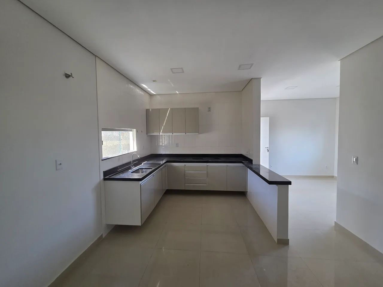 CASA DISPONÍVEL PARA LOCAÇÃO 2 quartos sendo 01 suíte . - Foto 4