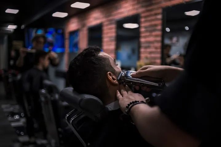 Contrata Barbeiro Profissional