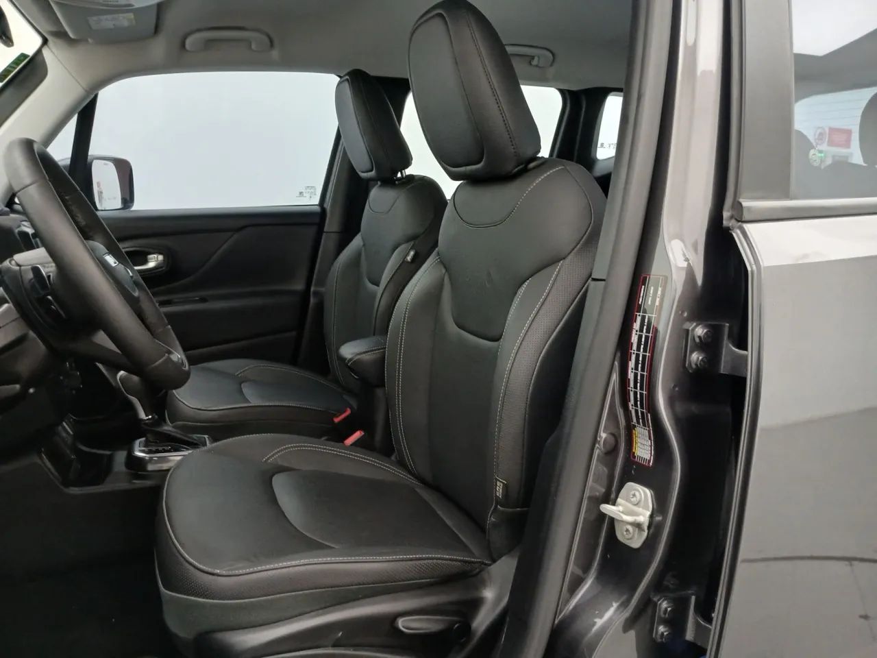 Jeep Renegade Long. T270 1.3 TB 4x2 Flex Aut., foto 16 de 18