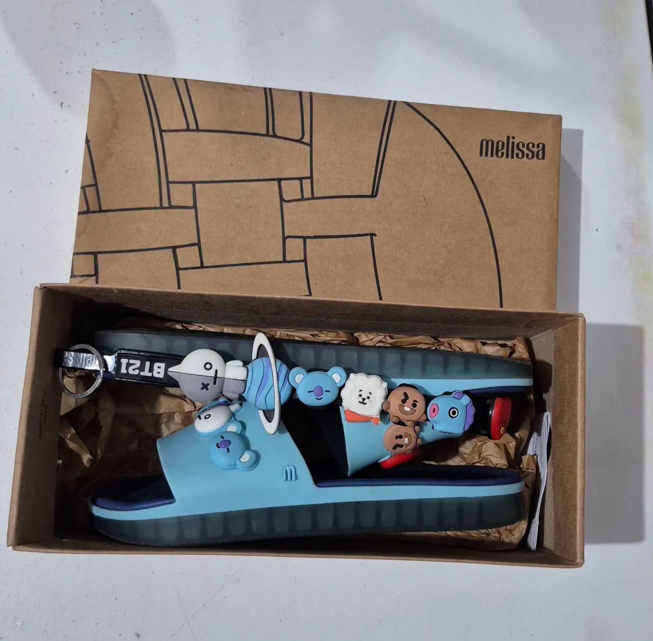 Melissa Beach Slide BT21 com chaveiro - Foto 3