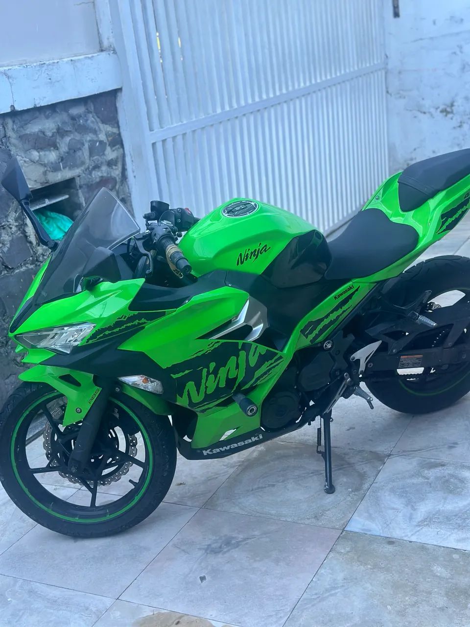 Kawasaki Ninja 400 - Foto 2