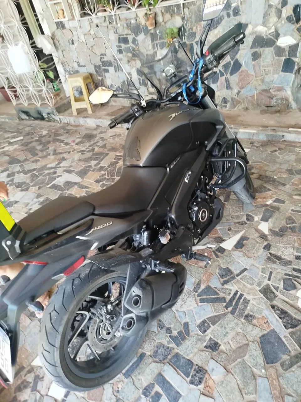 DOMINAR BAJAJ 400CC 2025