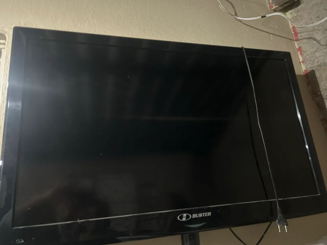 Vendo tv buster 42 polegadas 
