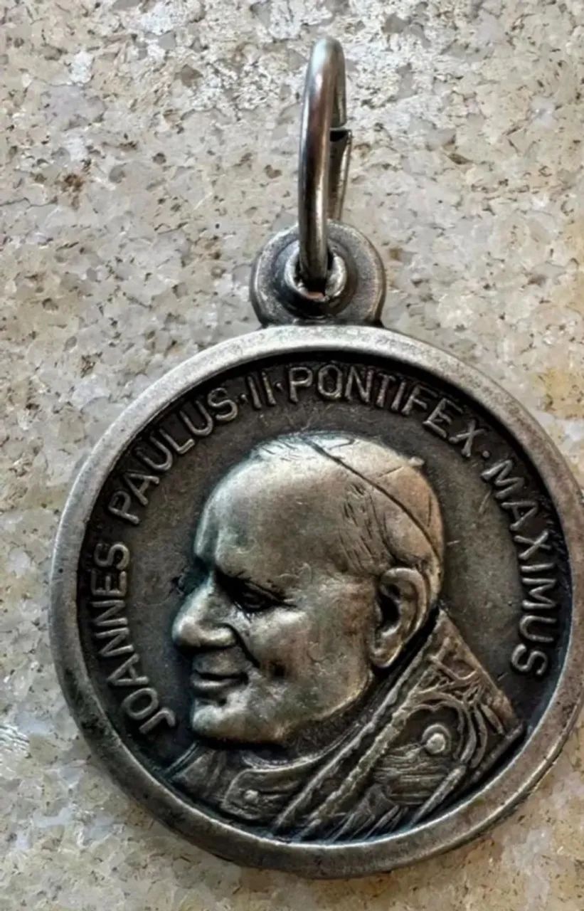 PINGENTE COM A IMAGEM DO PAPA JOÃO PAULO II
