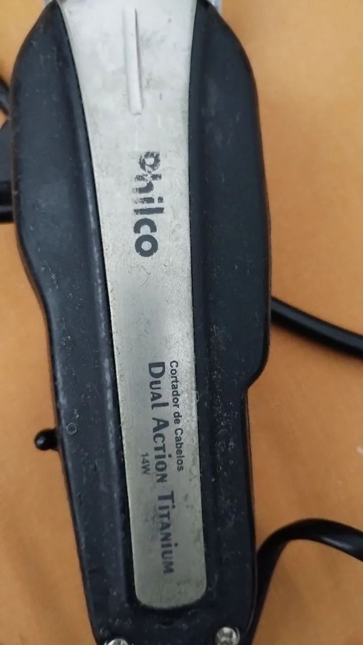 Maquina de cortar cabelo usada