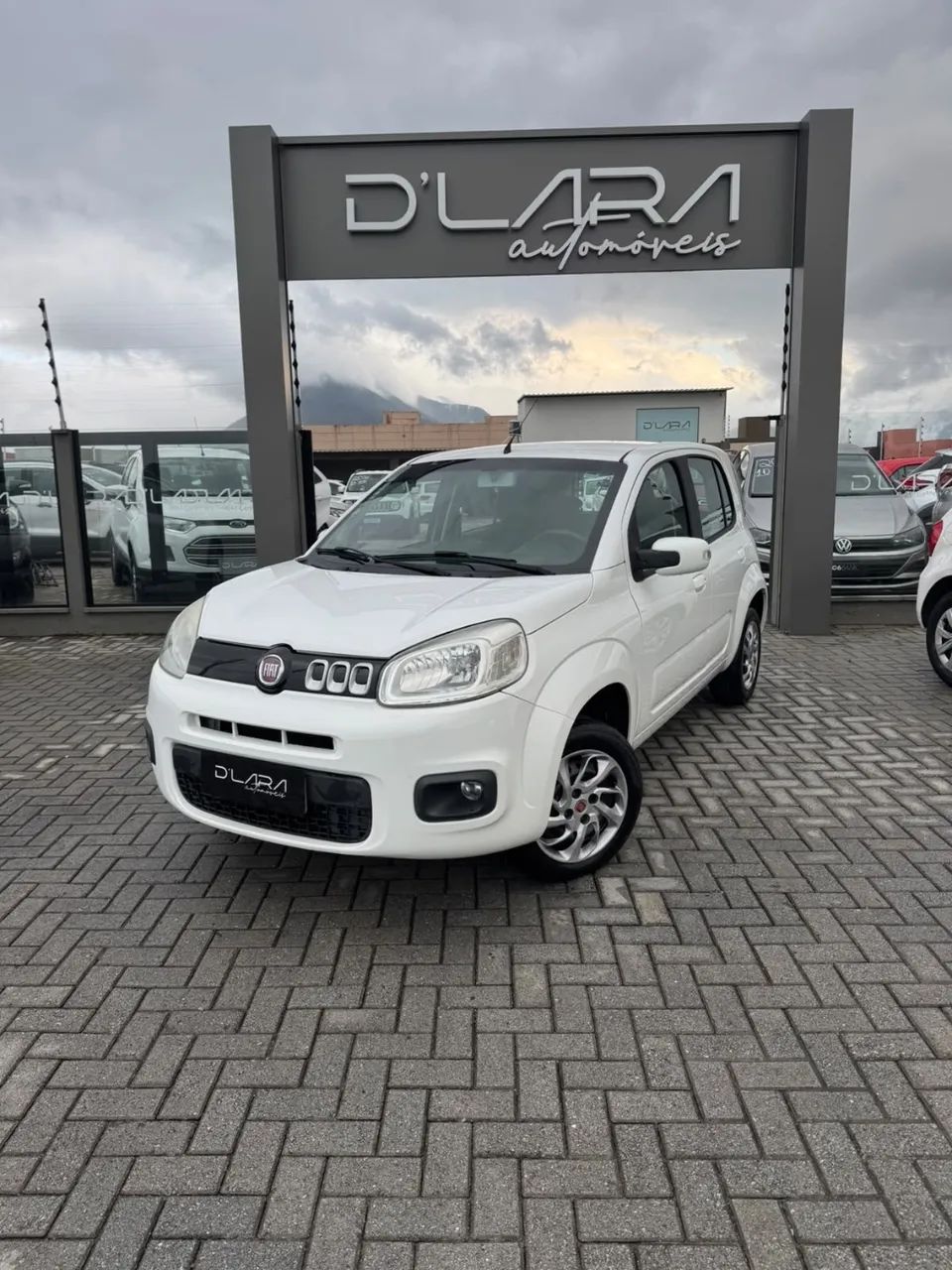 Fiat Uno UNO EVOLUTION 1.4 Fire Flex 8V 5p 2015