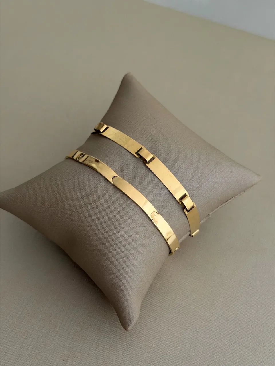 BRACELETES EM OURO 18K ?