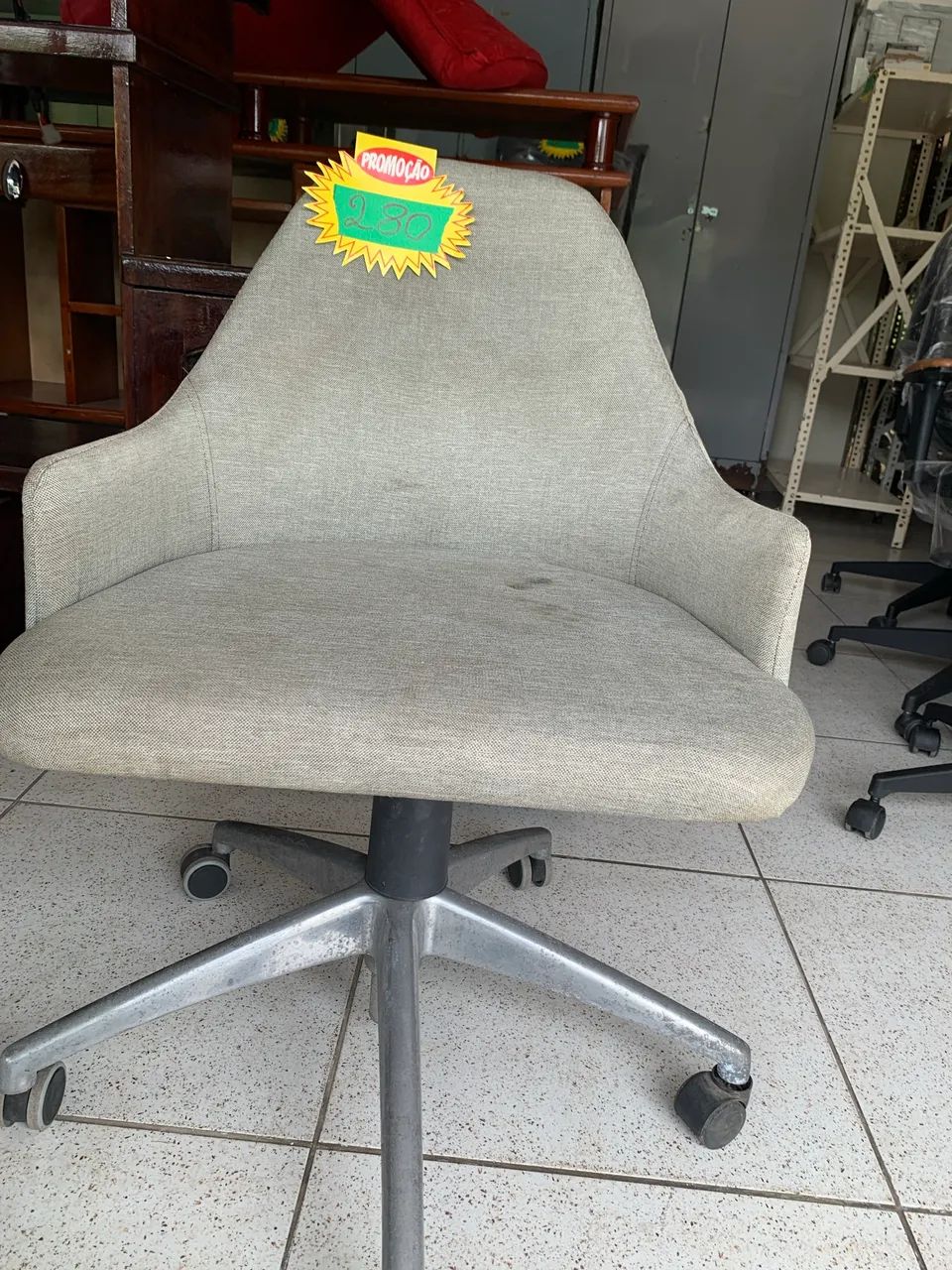 Cadeira de escritório linho - Foto 2