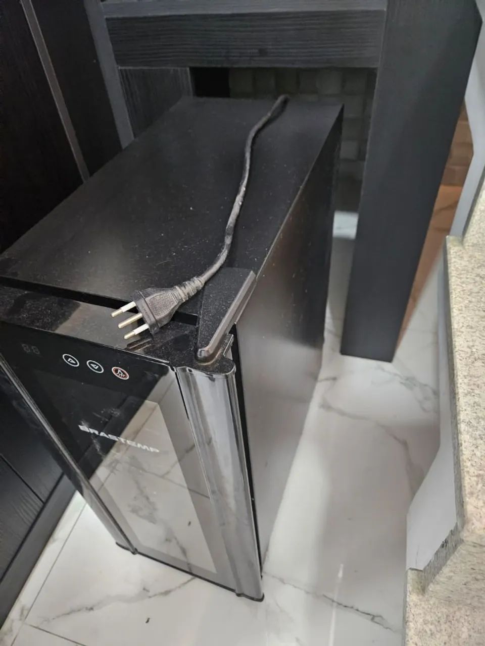 Adega Brastemp com defeito - Foto 3