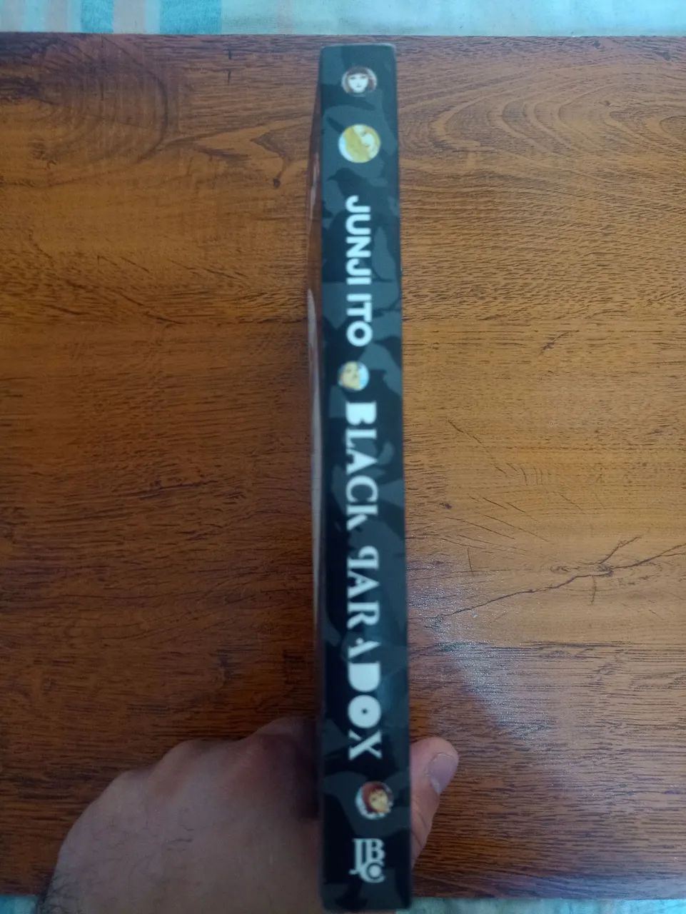 Mangá Black Paradox do autor Junji Ito  - Foto 3