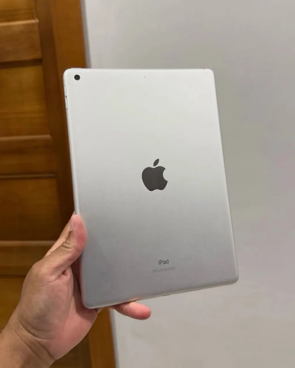 iPad 7ª Geração - Com Capa e Caneta - Impecável