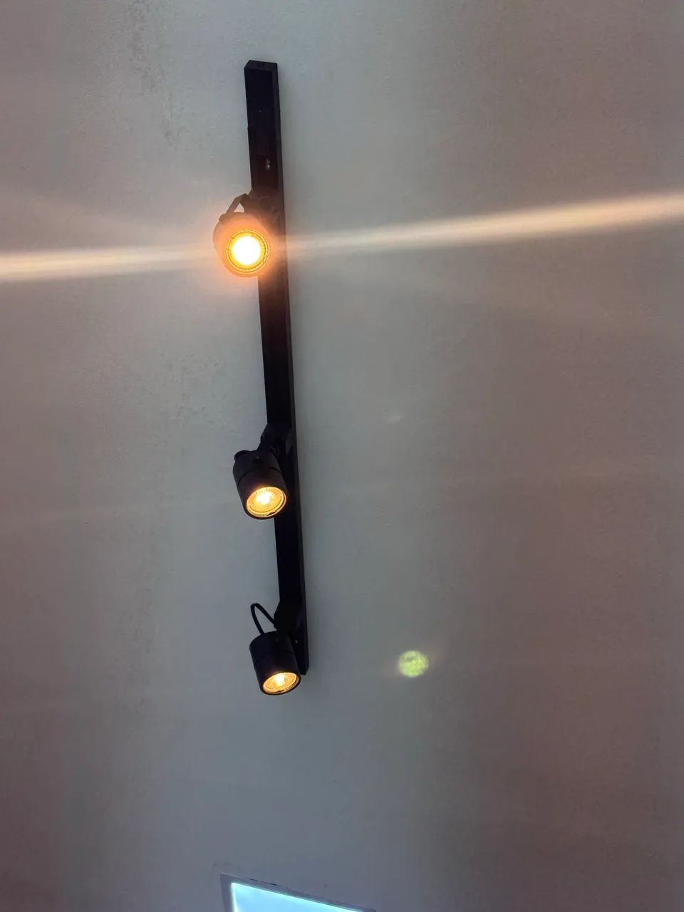 Trilhos de iluminaç ão  - Foto 2