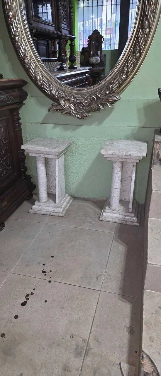 Moveis, par de Colunas em marmore Bege Bahia