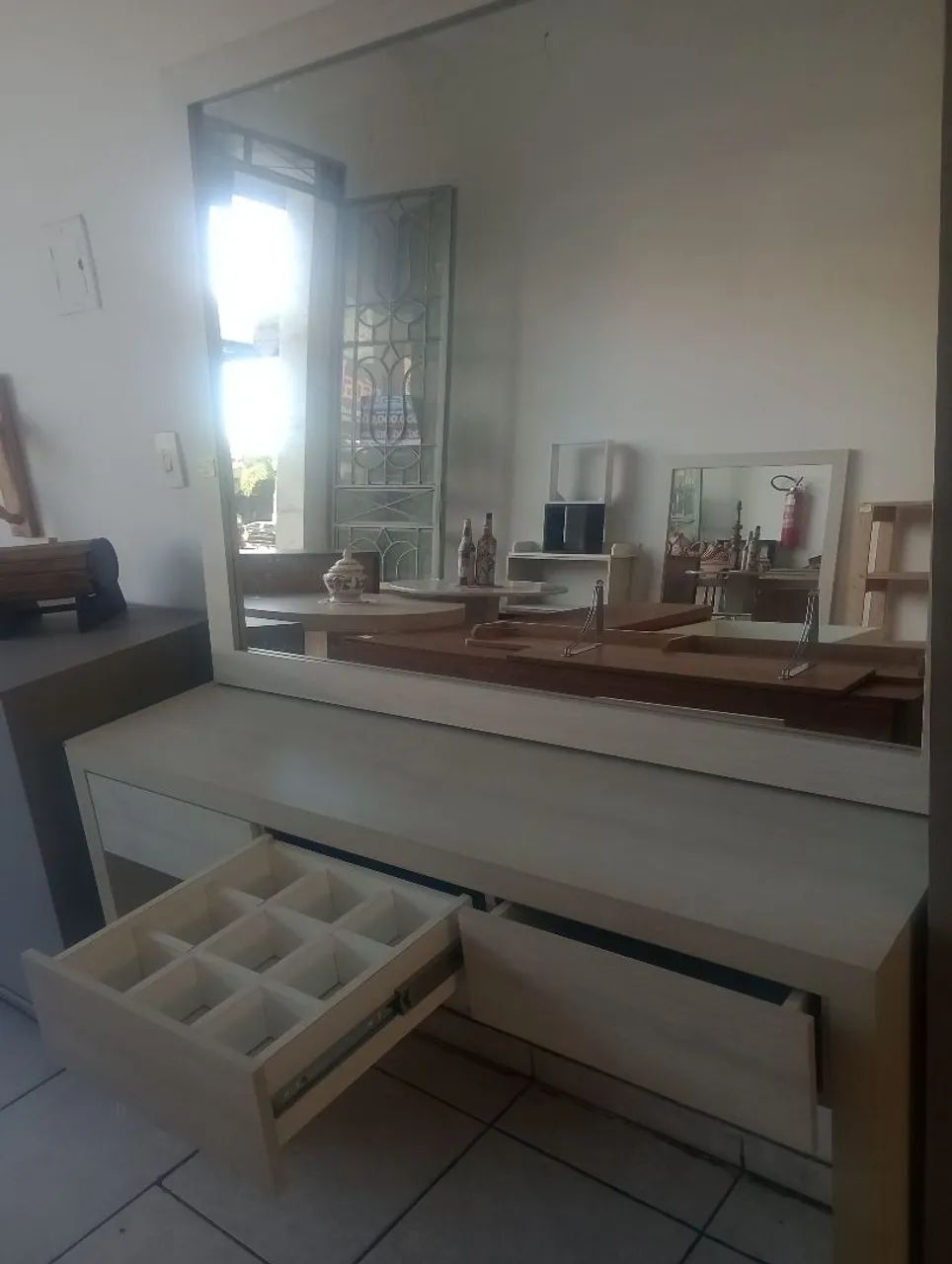 Penteadeira com espelho e 3 gavetas - Foto 4