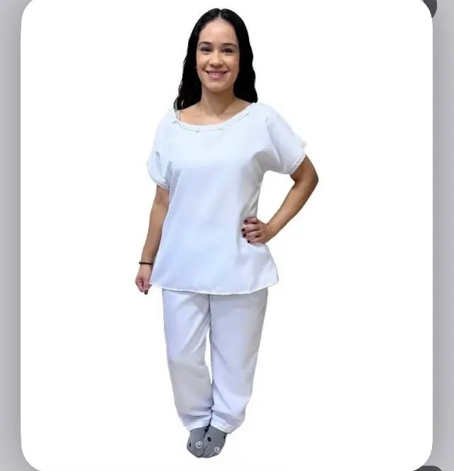 Conjunto branco ou saia de renda 