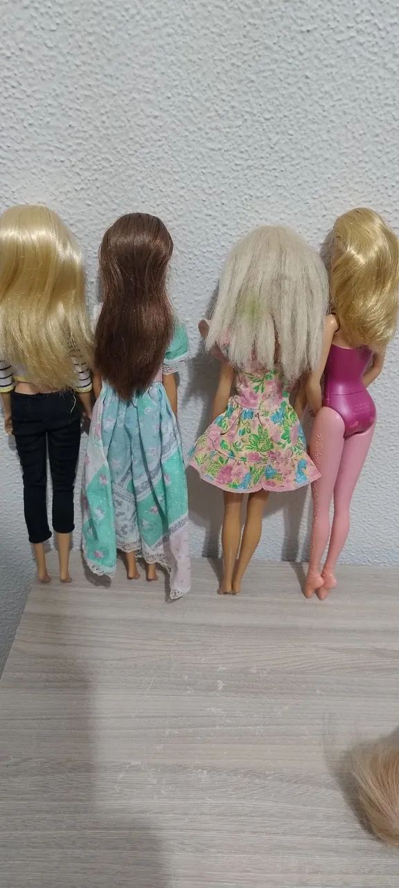Lote 7 bonecas Barbies - Foto 4